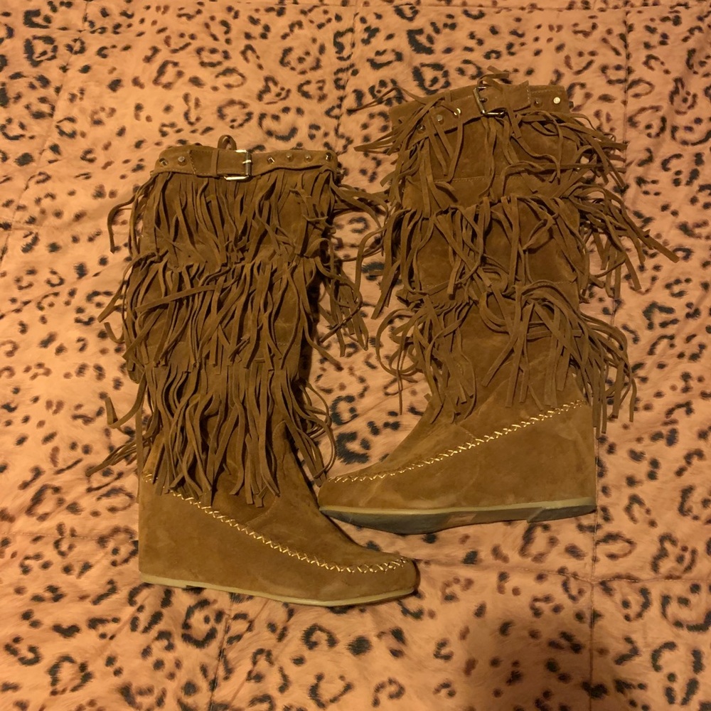 Fringe wedge boots
